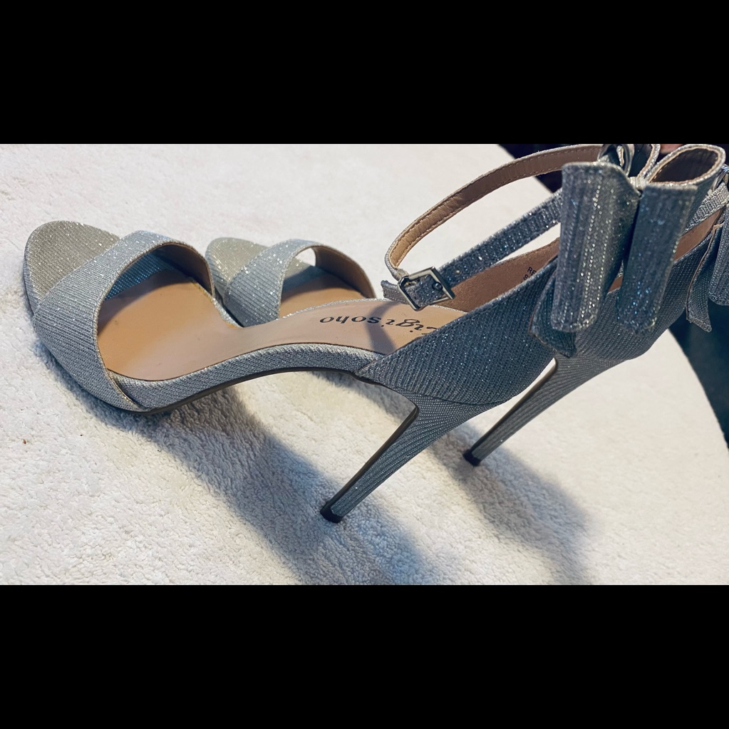 Brand New Gorgeous Bling Heels By Zigi Soho  Box 43